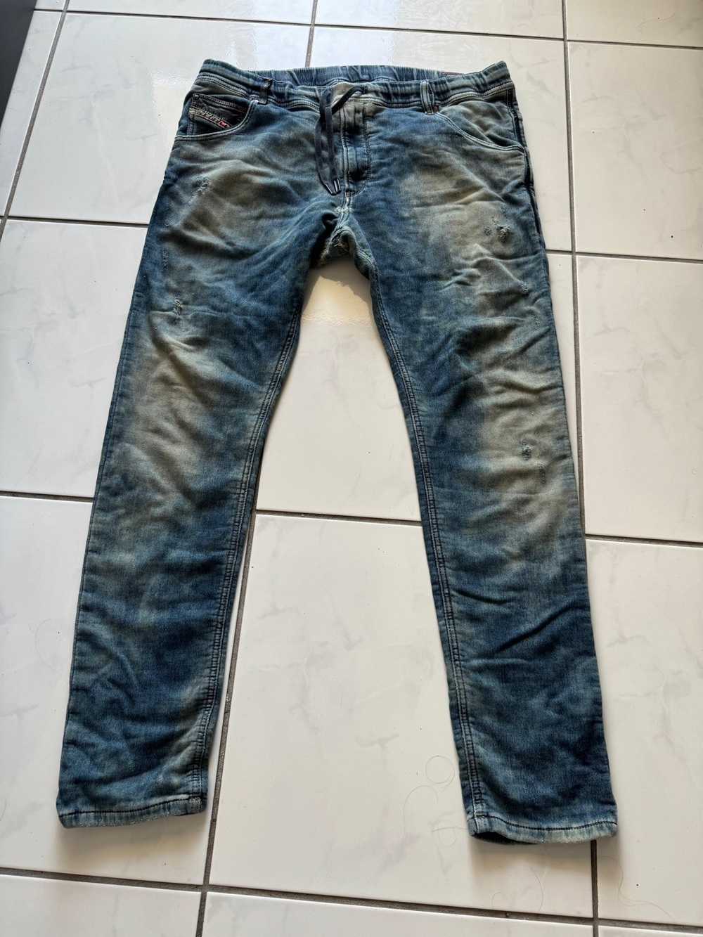 Diesel Men’s Joggjeans Blue carrot fit Jeans